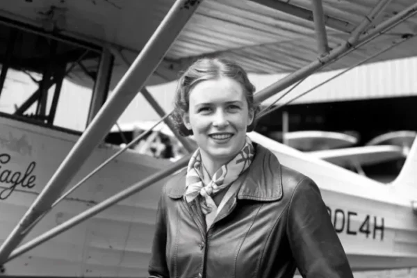 Amelia Earhart’s Historic Solo Flight in 1935